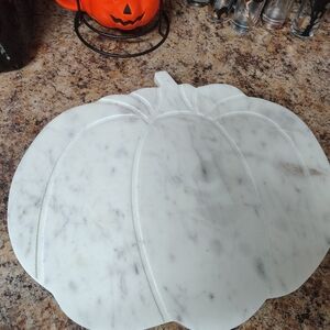 Marble Pumpkin-Shaped Cutting Board